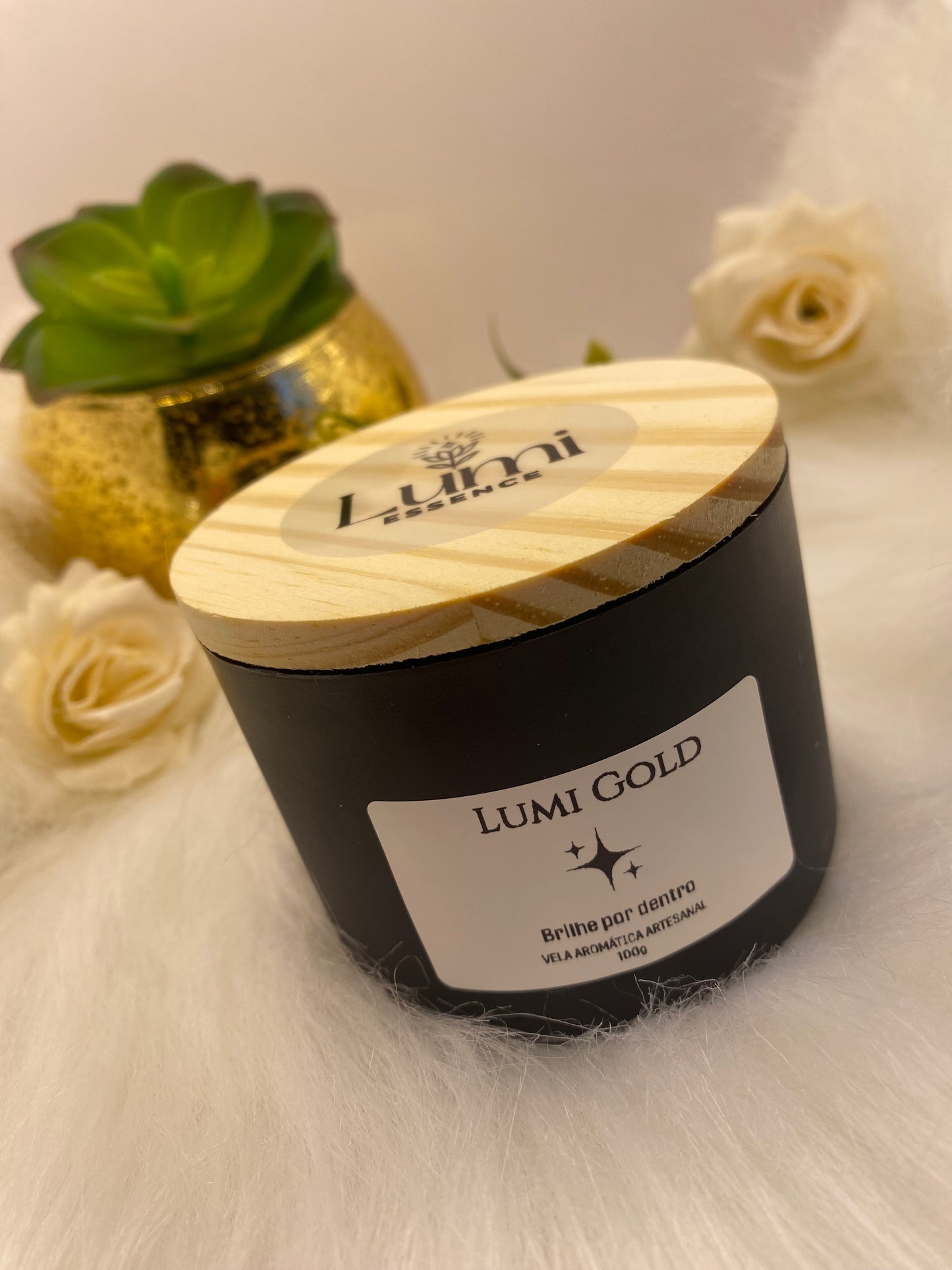Vela Aromática Artesanal - Linha Signature - Lumi Gold - 140g